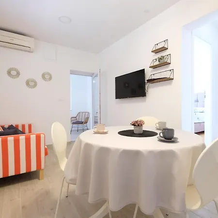 Apartment Smile Solin